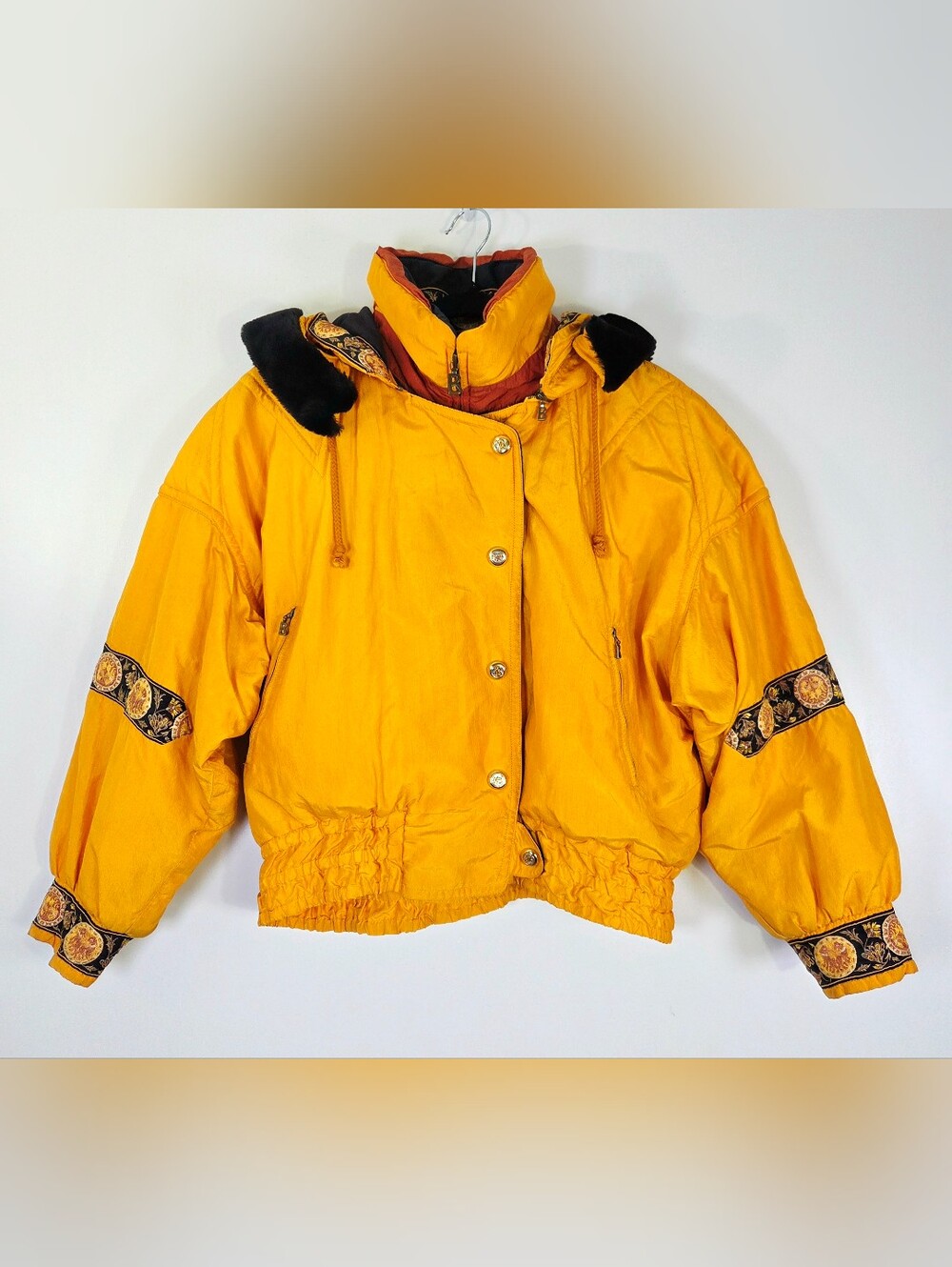VINTAGE 80s BOGNER LUXURY SKI HOODED BOMBER JACKET.